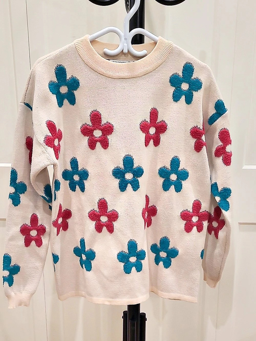 Staccato Floral Sweater in Cream With Pink & Teal Flowers Size Small